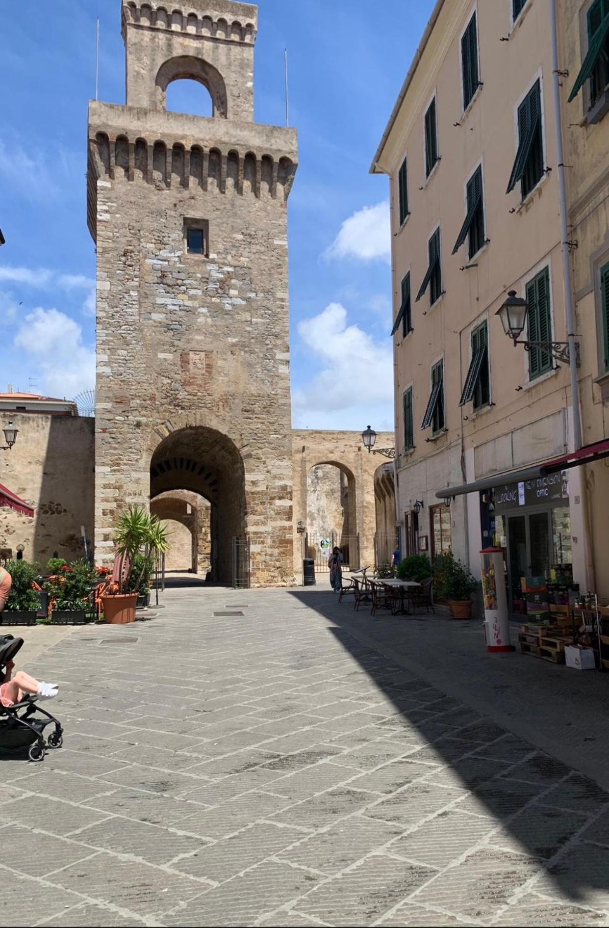 Golden Apartment Piombino Bagian luar foto