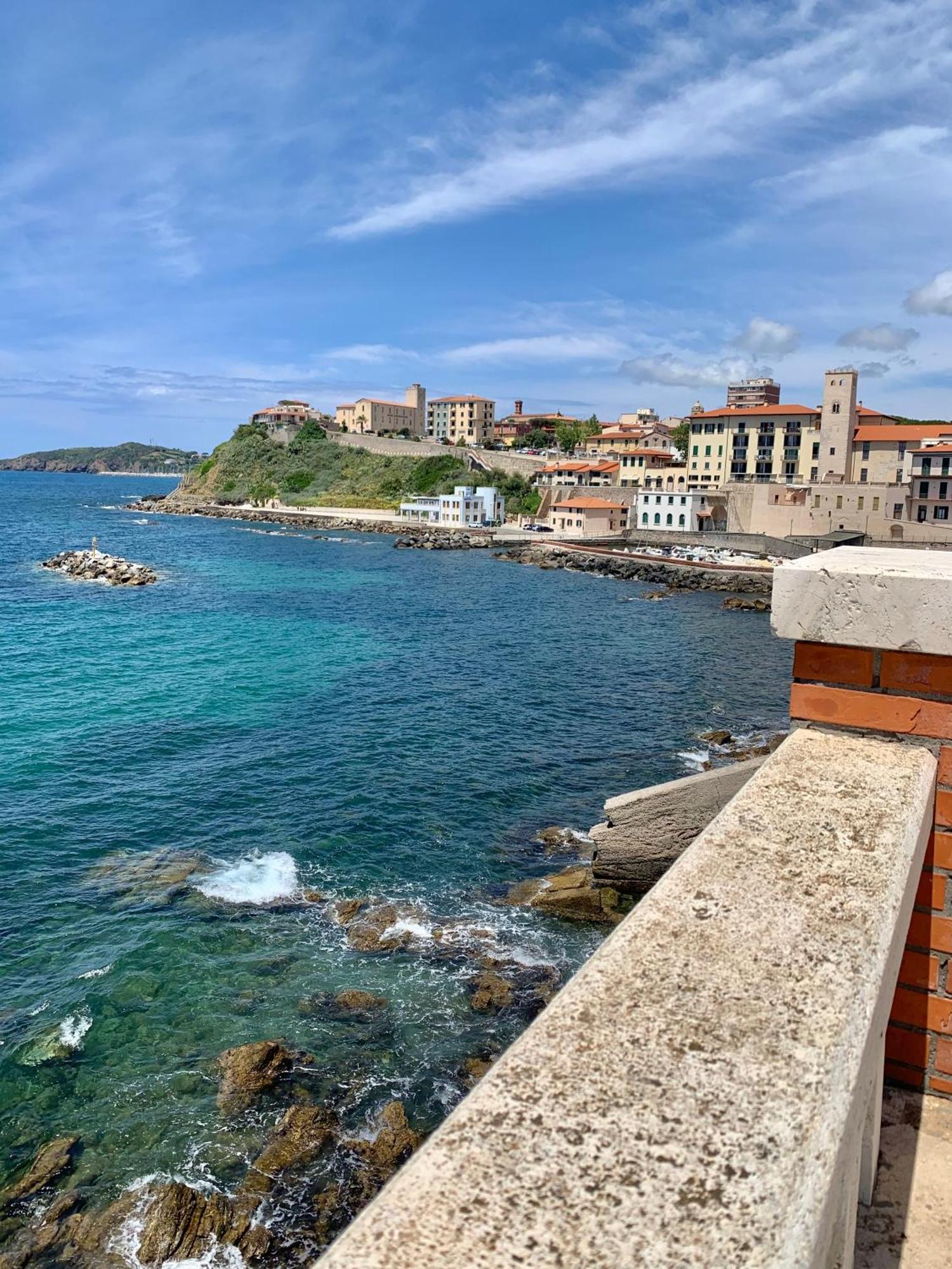 Golden Apartment Piombino Bagian luar foto